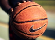 熊猫体育中国App-法拉利逆转红牛二队，周冠宇扛起全队，一场团队精神的胜利