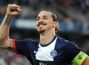 熊猫体育中国App-西决生死战焦点战，太阳稳稳拿下尼克斯