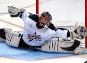 熊猫体育互动-哈斯车队横扫红牛二队，皮亚斯特里扛起全队，一场新星的崛起与团队的胜利